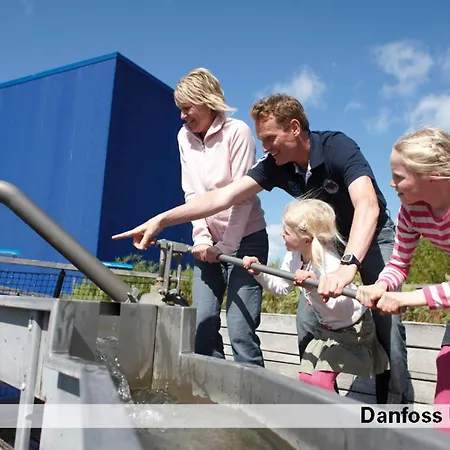 아파트 2 Person In